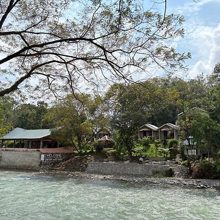 Asim Paris Guesthouse & Jungle Trekking Bukit Lawang Buitenkant foto