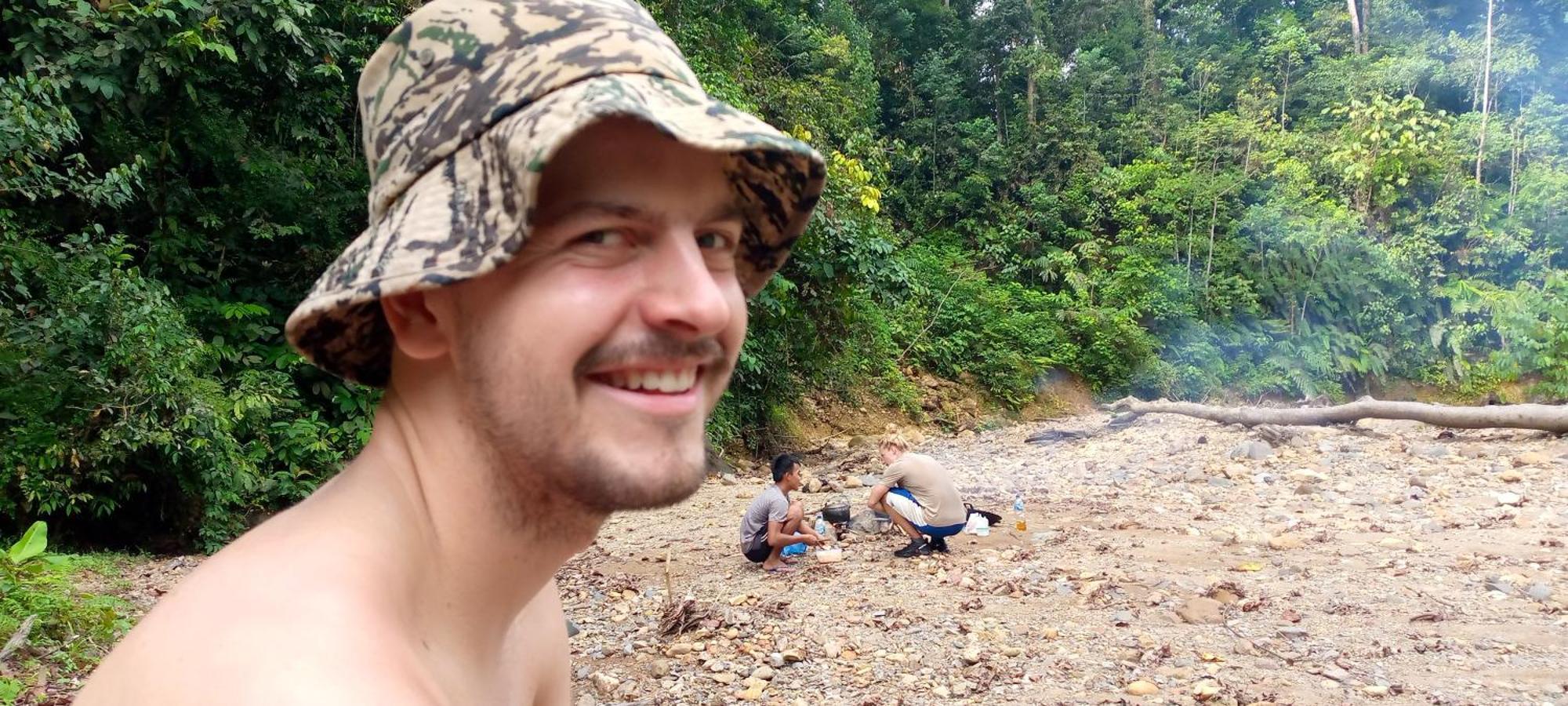 Asim Paris Guesthouse & Jungle Trekking Bukit Lawang Buitenkant foto