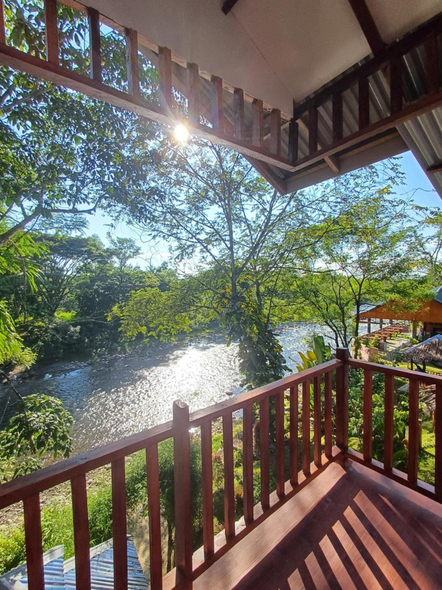 Asim Paris Guesthouse & Jungle Trekking Bukit Lawang Buitenkant foto